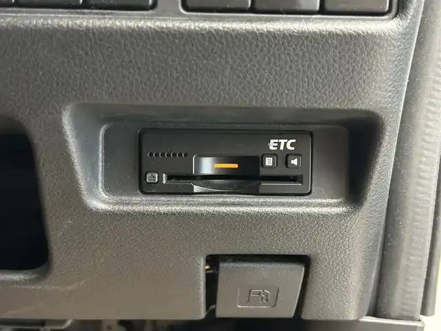 スズキ スペーシア HYBRID X 鹿児島県 2018(平30)年 6.3万km ピュアホワイトP 社外ナビ/(フルセグTV/Bluetooth/DVD/CD)/バックカメラ/衝突軽減ブレーキ/横滑り防止　/運転席シートヒーター/後席サーキュレーター/ロール式サンシェード/両側パワースライドドア/ドライブレコーダー/ETC/オートライト/電動格納ミラー/社外アルミホイール/社外フロアマット/ベンチシート/アイドリングストップ
