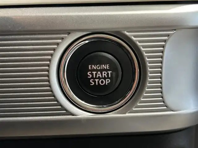 スズキ スペーシア HYBRID X 鹿児島県 2018(平30)年 6.3万km ピュアホワイトP 社外ナビ/(フルセグTV/Bluetooth/DVD/CD)/バックカメラ/衝突軽減ブレーキ/横滑り防止　/運転席シートヒーター/後席サーキュレーター/ロール式サンシェード/両側パワースライドドア/ドライブレコーダー/ETC/オートライト/電動格納ミラー/社外アルミホイール/社外フロアマット/ベンチシート/アイドリングストップ