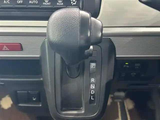 スズキ スペーシア HYBRID X 鹿児島県 2018(平30)年 6.3万km ピュアホワイトP 社外ナビ/(フルセグTV/Bluetooth/DVD/CD)/バックカメラ/衝突軽減ブレーキ/横滑り防止　/運転席シートヒーター/後席サーキュレーター/ロール式サンシェード/両側パワースライドドア/ドライブレコーダー/ETC/オートライト/電動格納ミラー/社外アルミホイール/社外フロアマット/ベンチシート/アイドリングストップ
