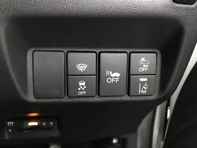 ホンダ シャトル ハイブリッド Z ホンダセンシング 鳥取県 2018(平30)年 8.9万km ホワイトオーキッドパール 純正ナビ/フルセグ/CD/DVD/BT/バックカメラ・ETC/ホンダセンシング/レーンキープアシスト/レーダークルーズコントロール/ハーフレザーシート/ドライブレコーダー/LEDヘットライト/フォグライト/純正16インチアルミホイール/パドルシフト/プッシュエンジンスタート/スペアキー/純正フロアマット/ドアバイザー/保証書・取扱説明書