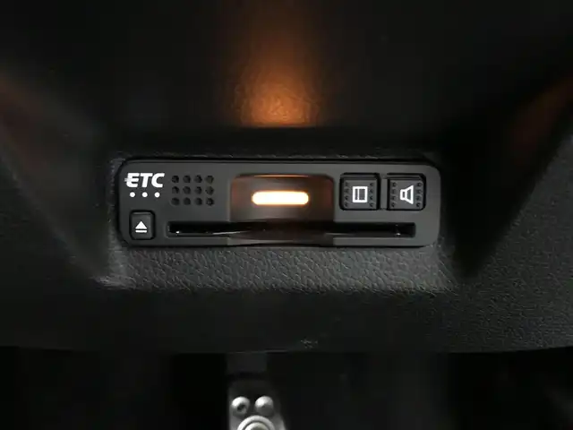 ホンダ シャトル ハイブリッド Z ホンダセンシング 鳥取県 2018(平30)年 8.9万km ホワイトオーキッドパール 純正ナビ/フルセグ/CD/DVD/BT/バックカメラ・ETC/ホンダセンシング/レーンキープアシスト/レーダークルーズコントロール/ハーフレザーシート/ドライブレコーダー/LEDヘットライト/フォグライト/純正16インチアルミホイール/パドルシフト/プッシュエンジンスタート/スペアキー/純正フロアマット/ドアバイザー/保証書・取扱説明書