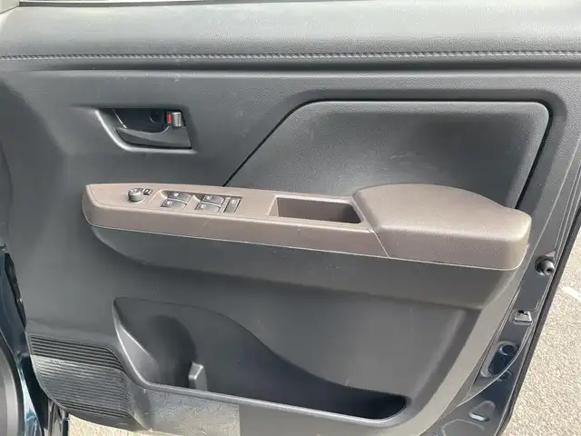 トヨタ ルーミー G 神奈川県 2022(令4)年 2.8万km 青