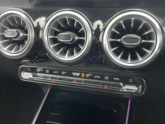 メルセデス・ベンツ Ｍ・ベンツ ＧＬＢ２００ｄ 4マチック AMGライン 東京都 2021(令3)年 2.4万km 青 純正ナビ／ＤＴＶ/３６０°カメラ/ハーフレザー/シートヒーター/パワーシート/前後ドラレコ/パワーバックドア/ＡＣＣ/ＢＳＭ/レーンキープ/アンビエントライト/ＵＳＢ／ＢＴオーディオ/ＥＴＣ/スペアキー1本