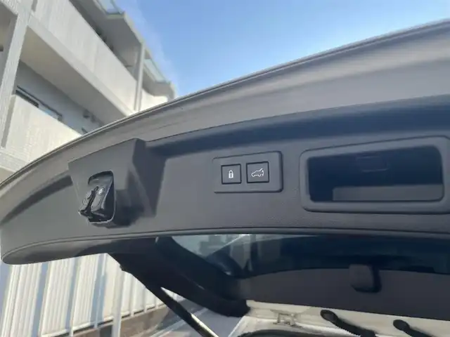 スバル フォレスター スポーツ 愛知県 2021(令3)年 6.7万km クリスタルホワイトP ワンオーナー/純正メモリナビ(FM/AM/CD/DVD/BT/USB/iPod/AUX/フルセグ)/アイサイト/DIATONE SOUND/XMODE/スバルリヤビークルディテクション/SRH（ステアリング・レスポンシブ・ヘッドランプ）/スマートリアビューミラー/後退時ブレーキアシスト/STIマフラー/ルーフレール/ターボ/ETC2.0/バックカメラ/パワーバックドア/パドルシフト/パワーシート/全席シートヒーター/ハーフレザーシート/革巻きステアリング/ステアリングヒーター/パワーバックドア/LEDヘッドライト/フォグランプ/電動格納ミラー/社外AW17インチ/純正フロアマット/アイドリングストップ/プッシュスタート/スマートキー/ステアリングスイッチ/ハンズフリー/ABS/保証書