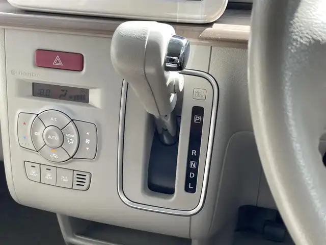 スズキ ラパン X 滋賀県 2015(平27)年 9.9万km フォーンベージュメタリック/ホワイト2トーンルーフ 禁煙車/純正ナビ/（AM/FM/USB/AUX/フルセグTV/Bluetooth）/全方位カメラ/運転席シートヒーター/アイドリングストップ/衝突回避支援システム/スマートキー/プッシュスタート/スマートキー/スペアキー/電動格納ミラー/ドアバイザー/純正フロアマット/横滑り防止装置