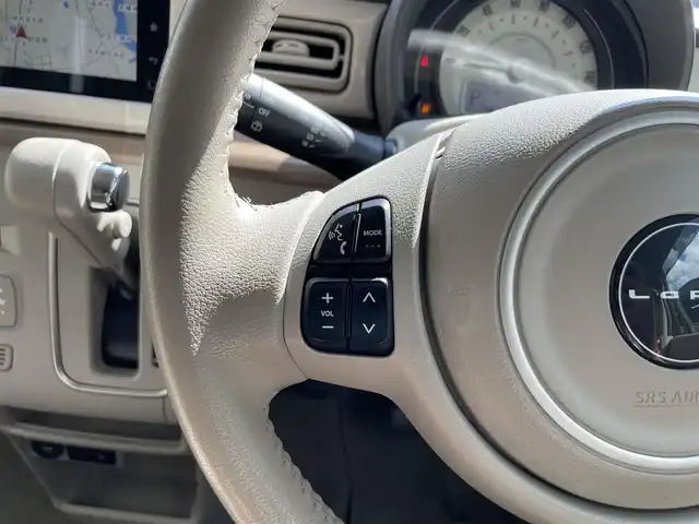 スズキ ラパン X 滋賀県 2015(平27)年 9.9万km フォーンベージュメタリック/ホワイト2トーンルーフ 禁煙車/純正ナビ/（AM/FM/USB/AUX/フルセグTV/Bluetooth）/全方位カメラ/運転席シートヒーター/アイドリングストップ/衝突回避支援システム/スマートキー/プッシュスタート/スマートキー/スペアキー/電動格納ミラー/ドアバイザー/純正フロアマット/横滑り防止装置