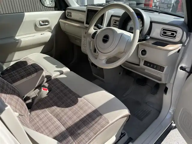 スズキ ラパン X 滋賀県 2015(平27)年 9.9万km フォーンベージュメタリック/ホワイト2トーンルーフ 禁煙車/純正ナビ/（AM/FM/USB/AUX/フルセグTV/Bluetooth）/全方位カメラ/運転席シートヒーター/アイドリングストップ/衝突回避支援システム/スマートキー/プッシュスタート/スマートキー/スペアキー/電動格納ミラー/ドアバイザー/純正フロアマット/横滑り防止装置