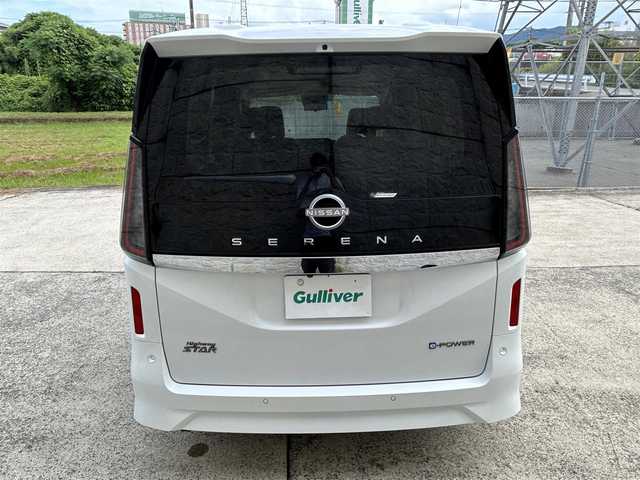 日産 セレナ e－パワー ハイウェイスター V 長崎県 2023(令5)年 1.1万km プリズムホワイト 純正メーカーナビ/　(フルセグTV BT Apple Car Play USB HDMI)/アラウンドビューモニター/バックカメラ/両側パワースライドドア/ビルドインETC2.0/オートホールド/インテリジェントクルーズコントロール/LEDヘッドライト/オートライト/純正16インチアルミホイール/インテリジェントルームミラー/インテリジェントエマージェンシーブレーキ/ブラインドスポットモニター/車線逸脱警報/標識検知支援/駐車支援/先行車発進お知らせ機能/置くだけ充電/スマートキー/スペアキー×1/保証書　取扱説明書