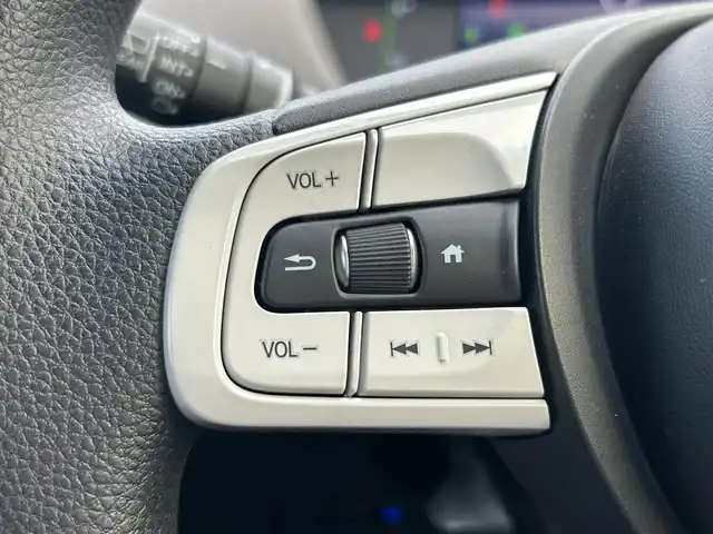 ホンダ フィット e:HEVクロスター 愛媛県 2020(令2)年 2.1万km プレミアムクリスタルレッドM ホンダセンシング/プッシュスタート/純正メモリナビ/バックカメラ/ETC/クルーズコントロール/横滑り防止装置/レーンキープアシスト/オートライト/オートマチックハイビーム/コーナーセンサー/アイドリングストップ/ステアリングスイッチ