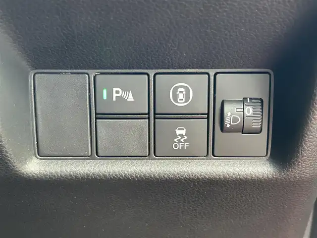 ホンダ フィット e:HEVクロスター 愛媛県 2020(令2)年 2.1万km プレミアムクリスタルレッドM ホンダセンシング/プッシュスタート/純正メモリナビ/バックカメラ/ETC/クルーズコントロール/横滑り防止装置/レーンキープアシスト/オートライト/オートマチックハイビーム/コーナーセンサー/アイドリングストップ/ステアリングスイッチ