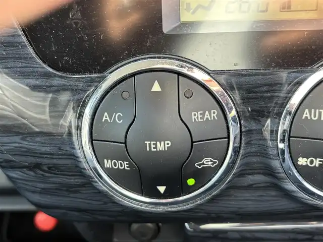 トヨタ ハイエース GL ロング 福岡県 2013(平25)年 7.3万km ホワイトパールクリスタルシャイン SDナビ/フルセグTV/バックカメラ/ETC/後席モニター/前方ドライブレコーダー/片側パワースライドドア/リモコンキー/オートライト