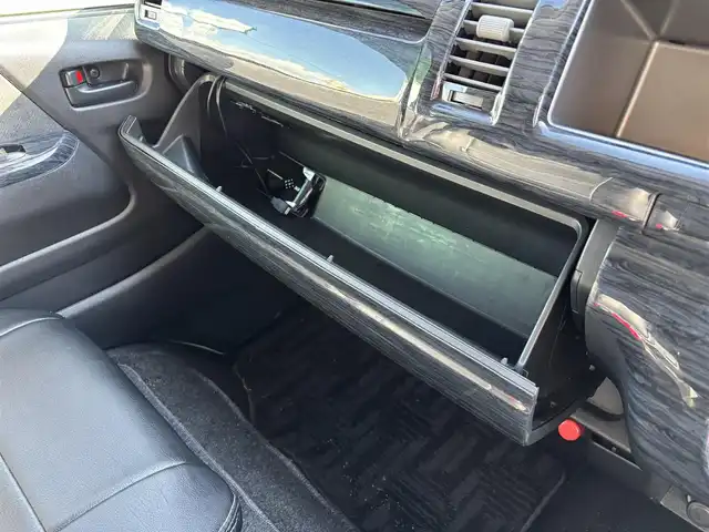 トヨタ ハイエース GL ロング 福岡県 2013(平25)年 7.3万km ホワイトパールクリスタルシャイン SDナビ/フルセグTV/バックカメラ/ETC/後席モニター/前方ドライブレコーダー/片側パワースライドドア/リモコンキー/オートライト