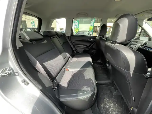 スバル フォレスター S－リミテッド 岡山県 2015(平27)年 10.1万km アイスシルバーメタリック 登録時走行距離100118キロ/社外ディスプレイオーディオ（FN-6200DVD)/AM/FM/AUX/DVD/ipod/アイサイト/・プリクラッシュブレーキ/・レーダークルーズコントロール/・車線逸脱防止支援/ブラインドスポットモニター/バックカメラ/アイドリングストップ/前ドライブレコーダー/パワーシート（D席＋N席）/シートヒーター（D席＋N席）/プッシュスタート/スマートキー/ETC