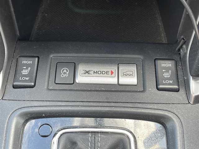 スバル フォレスター S－リミテッド 岡山県 2015(平27)年 10.1万km アイスシルバーメタリック 登録時走行距離100118キロ/社外ディスプレイオーディオ（FN-6200DVD)/AM/FM/AUX/DVD/ipod/アイサイト/・プリクラッシュブレーキ/・レーダークルーズコントロール/・車線逸脱防止支援/ブラインドスポットモニター/バックカメラ/アイドリングストップ/前ドライブレコーダー/パワーシート（D席＋N席）/シートヒーター（D席＋N席）/プッシュスタート/スマートキー/ETC