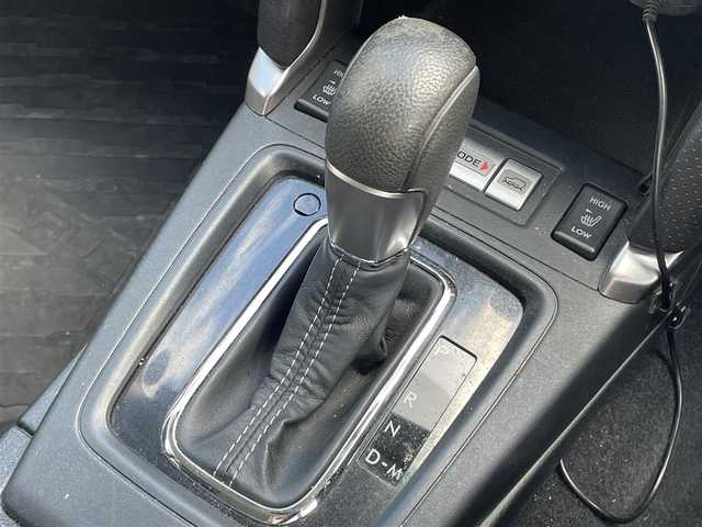 スバル フォレスター S－リミテッド 岡山県 2015(平27)年 10.1万km アイスシルバーメタリック 登録時走行距離100118キロ/社外ディスプレイオーディオ（FN-6200DVD)/AM/FM/AUX/DVD/ipod/アイサイト/・プリクラッシュブレーキ/・レーダークルーズコントロール/・車線逸脱防止支援/ブラインドスポットモニター/バックカメラ/アイドリングストップ/前ドライブレコーダー/パワーシート（D席＋N席）/シートヒーター（D席＋N席）/プッシュスタート/スマートキー/ETC