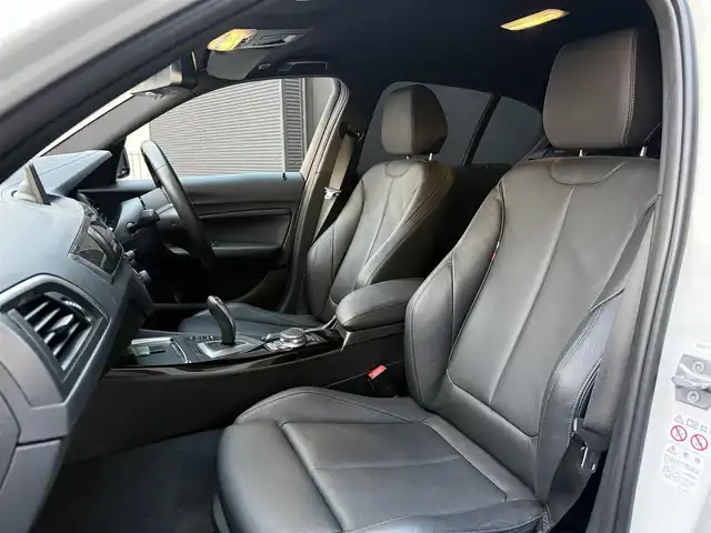 ＢＭＷ １１８ｄ Mスポーツ エディションシャドー 和歌山県 2019(平31)年 3.2万km アルピンホワイトⅢ 黒革/ACC/インテリジェントセーフティ/純正ナビ/バックカメラ/Bluetoothオーディオ/コンフォートアクセス/パワーシート/シートヒーター/前後ドラレコ/純18incAW/ドライビングモード/LEDライト/ETC