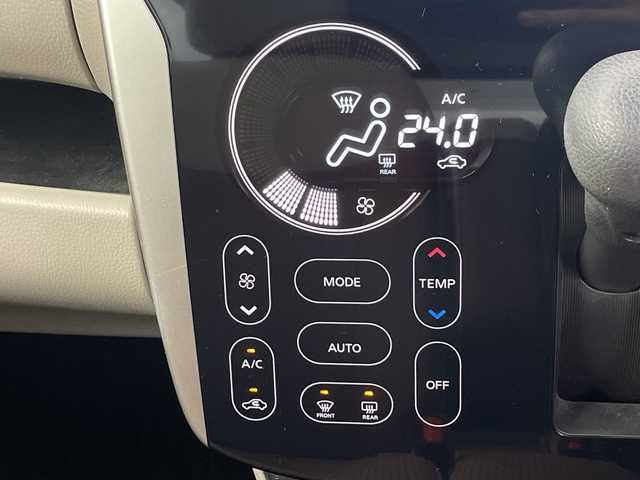 三菱 ｅＫワゴン M e－アシスト 埼玉県 2016(平28)年 4.8万km レッドメタリック 社外メモリナビ/　（フルセグＴＶ／ＢＴ／ＵＳＢ／ＤＶＤ／ＣＤ）　/運転席シートヒーター　/衝突被害軽減ブレーキ　/横滑り防止措置　/アイドリングストップ　/タッチパネルオートエアコン　/ドアバイザー　/フロアマット