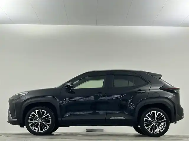 トヨタ ヤリスクロス ハイブリッド Z アドベンチャー 埼玉県 2023(令5)年 1.2万km ブラックマイカ 純正８インチディスプレイオーディオ　ＳａｆｔｙＳｅｎｃｅ　パノラビックビューモニター　パワーシート　シートヒーター　ステアリングヒーター　純正ルームミラー内蔵前後ドラレコ　ＡｐｐｌｅＣａｒＰｌａｙ ヘッドアップディスプレイ　