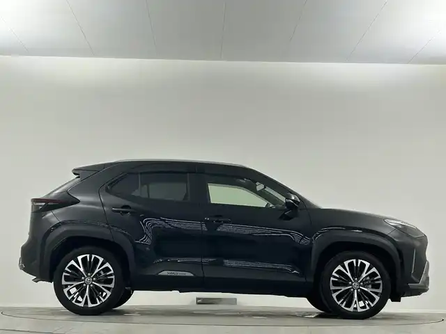 トヨタ ヤリスクロス ハイブリッド Z アドベンチャー 埼玉県 2023(令5)年 1.2万km ブラックマイカ 純正８インチディスプレイオーディオ　ＳａｆｔｙＳｅｎｃｅ　パノラビックビューモニター　パワーシート　シートヒーター　ステアリングヒーター　純正ルームミラー内蔵前後ドラレコ　ＡｐｐｌｅＣａｒＰｌａｙ ヘッドアップディスプレイ　