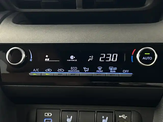 トヨタ ヤリスクロス ハイブリッド Z アドベンチャー 愛知県 2023(令5)年 1.2万km ブラックマイカ 禁煙車/純正8インチナビ/（AM/FM/Bluetooth/USB)/全方位カメラ/トヨタセーフティセンス/・プリクラッシュセーフティ/・レーダークルーズコントロール/・オートマチックハイビーム/・レーンディパーチャーアラート/・レーントレーシングアシスト/・クリアランスソナー/・ロードサインアシスト/・ブラインドスポットモニター/ヘッドアップディスプレイ/ETC2.0/ドライブレコーダー/パワーシート/シートヒーター/ステアリングヒーター/ハーフレザーシート/純正18インチアルミホイール/スマートキー/スペアキー有/プッシュスタート/純正フロアマット/電動格納ミラー/横滑り防止装置
