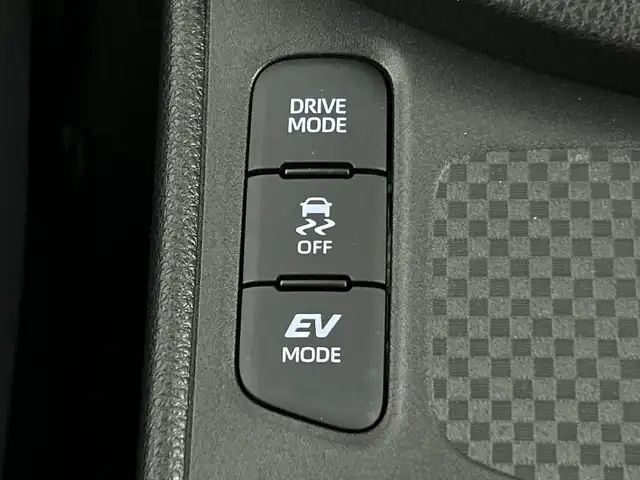 トヨタ ヤリスクロス ハイブリッド Z アドベンチャー 愛知県 2023(令5)年 1.2万km ブラックマイカ 禁煙車/純正8インチナビ/（AM/FM/Bluetooth/USB)/全方位カメラ/トヨタセーフティセンス/・プリクラッシュセーフティ/・レーダークルーズコントロール/・オートマチックハイビーム/・レーンディパーチャーアラート/・レーントレーシングアシスト/・クリアランスソナー/・ロードサインアシスト/・ブラインドスポットモニター/ヘッドアップディスプレイ/ETC2.0/ドライブレコーダー/パワーシート/シートヒーター/ステアリングヒーター/ハーフレザーシート/純正18インチアルミホイール/スマートキー/スペアキー有/プッシュスタート/純正フロアマット/電動格納ミラー/横滑り防止装置