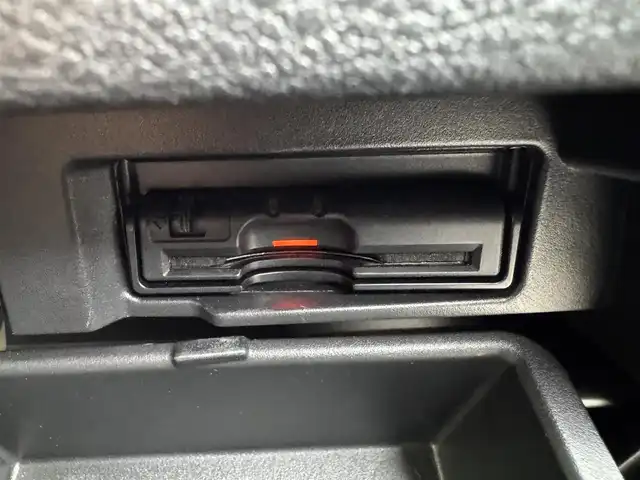 日産 セレナ ハイウェイスター G プロパイロットED 三重県 2017(平29)年 9.2万km ダイヤモンドブラック 純正8インチナビ/【フルセグTV/CD/DVD/Bluetooth】/純正フリップダウンモニター/バックカメラ/エマージェンシーブレーキ/・LDW(車線逸脱警報)/・踏み間違い衝突防止アシスト/・進入禁止標識検知/・フロント/バックソナー/プロパイロット(自動運転技術)/ハンズフリーパワースライドドア (運転席側/助手席側)/純正ドライブレコーダー/電動パーキングブレーキ/ブレーキホールド/パーソナルテーブル/USB電源ソケット/革巻きステアリング/ステアリングスイッチ/ビルトインETC/インテリジェントキー/プッシュエンジンスターター/取説/保証書