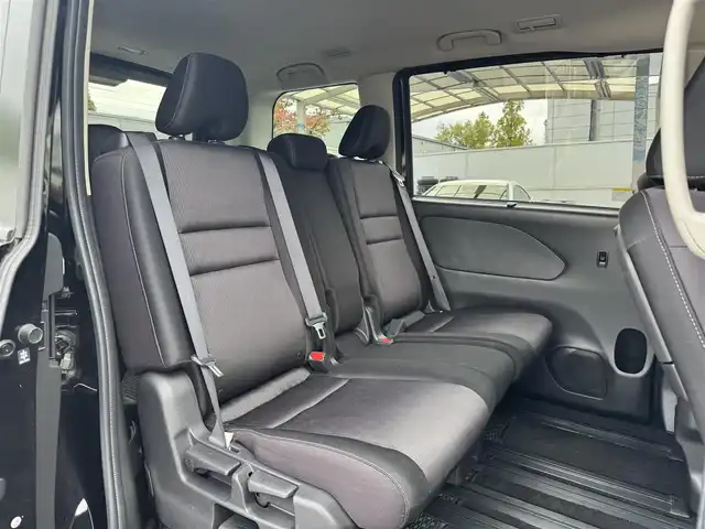 日産 セレナ ハイウェイスター G プロパイロットED 三重県 2017(平29)年 9.2万km ダイヤモンドブラック 純正8インチナビ/【フルセグTV/CD/DVD/Bluetooth】/純正フリップダウンモニター/バックカメラ/エマージェンシーブレーキ/・LDW(車線逸脱警報)/・踏み間違い衝突防止アシスト/・進入禁止標識検知/・フロント/バックソナー/プロパイロット(自動運転技術)/ハンズフリーパワースライドドア (運転席側/助手席側)/純正ドライブレコーダー/電動パーキングブレーキ/ブレーキホールド/パーソナルテーブル/USB電源ソケット/革巻きステアリング/ステアリングスイッチ/ビルトインETC/インテリジェントキー/プッシュエンジンスターター/取説/保証書