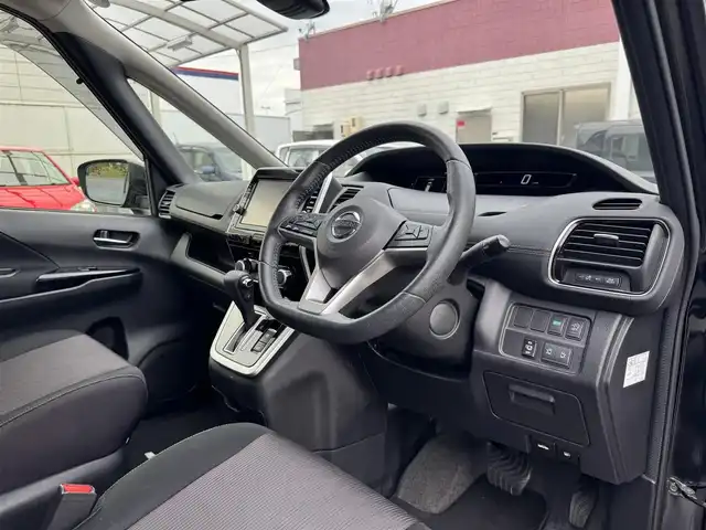 日産 セレナ ハイウェイスター G プロパイロットED 三重県 2017(平29)年 9.2万km ダイヤモンドブラック 純正8インチナビ/【フルセグTV/CD/DVD/Bluetooth】/純正フリップダウンモニター/バックカメラ/エマージェンシーブレーキ/・LDW(車線逸脱警報)/・踏み間違い衝突防止アシスト/・進入禁止標識検知/・フロント/バックソナー/プロパイロット(自動運転技術)/ハンズフリーパワースライドドア (運転席側/助手席側)/純正ドライブレコーダー/電動パーキングブレーキ/ブレーキホールド/パーソナルテーブル/USB電源ソケット/革巻きステアリング/ステアリングスイッチ/ビルトインETC/インテリジェントキー/プッシュエンジンスターター/取説/保証書