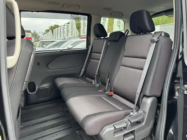 日産 セレナ ハイウェイスター G プロパイロットED 三重県 2017(平29)年 9.2万km ダイヤモンドブラック 純正8インチナビ/【フルセグTV/CD/DVD/Bluetooth】/純正フリップダウンモニター/バックカメラ/エマージェンシーブレーキ/・LDW(車線逸脱警報)/・踏み間違い衝突防止アシスト/・進入禁止標識検知/・フロント/バックソナー/プロパイロット(自動運転技術)/ハンズフリーパワースライドドア (運転席側/助手席側)/純正ドライブレコーダー/電動パーキングブレーキ/ブレーキホールド/パーソナルテーブル/USB電源ソケット/革巻きステアリング/ステアリングスイッチ/ビルトインETC/インテリジェントキー/プッシュエンジンスターター/取説/保証書