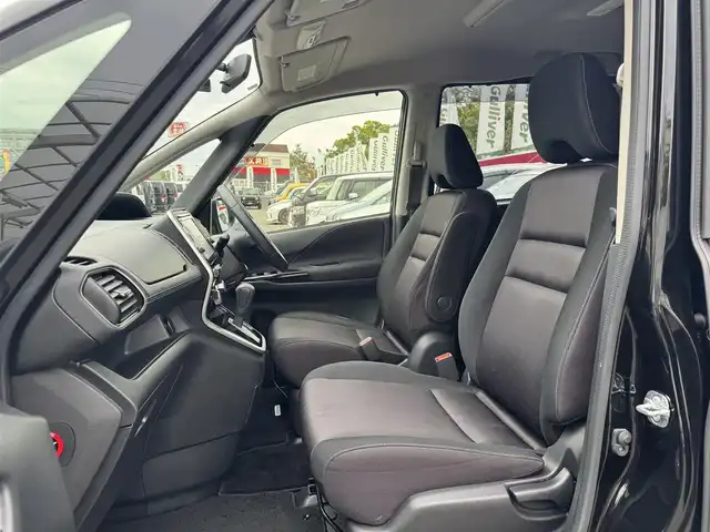 日産 セレナ ハイウェイスター G プロパイロットED 三重県 2017(平29)年 9.2万km ダイヤモンドブラック 純正8インチナビ/【フルセグTV/CD/DVD/Bluetooth】/純正フリップダウンモニター/バックカメラ/エマージェンシーブレーキ/・LDW(車線逸脱警報)/・踏み間違い衝突防止アシスト/・進入禁止標識検知/・フロント/バックソナー/プロパイロット(自動運転技術)/ハンズフリーパワースライドドア (運転席側/助手席側)/純正ドライブレコーダー/電動パーキングブレーキ/ブレーキホールド/パーソナルテーブル/USB電源ソケット/革巻きステアリング/ステアリングスイッチ/ビルトインETC/インテリジェントキー/プッシュエンジンスターター/取説/保証書