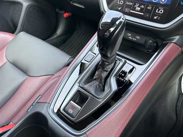 スバル レヴォーグ 1．8STIスポーツ EX 東京都 2021(令3)年 2.2万km クリスタルホワイトP ワンオーナー/純正ナビ/・Bluetoothオーディオ/USBオーディオ/・フルセグTV/Apple CarPlay/AndroidAuto/純正フロントバンパースカート/リヤアンダーディフューザー/STIフロントグリル/STI18インチアルミホイール/車外カメラ/・バック/サイド/フロント/本革シート/パワーシート/シートヒーター（前席）/パワーバックドア/取扱説明書/保証書/スペアキー1本