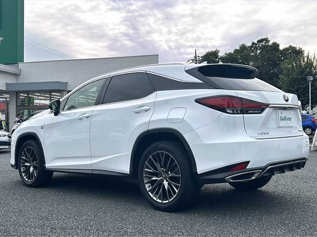 レクサス ＲＸ 300 Fスポーツ 東京都 2020(令2)年 3.3万km ホワイトノーヴァガラスフレーク ワンオーナー/ムーンルーフ/純正ナビ/・Bluetooth/TV/CD/DVD/USB/Lexus Safety System＋/・レーントレーシングアシスト/・オートマチックハイビーム/・ブレードスキャンアダプティブハイビームシステム/・レーダークルーズコントロール/・ロードサインアシスト/・先行車発進告知機能/ドライブレコーダー（TZ-DR210）/ブラインドスポットモニター/コーナーセンサー/電動格納セカンドシート/ワイヤレス充電/マークレビンソンプレミアムサラウンドサウンドシステム/パワーシート/シートヒーター/エアシート/ステアリングヒーター/電動リアゲート/電動格納ミラー/20インチ純正アルミホイール/スペアキー1本/取扱説明書/保証書