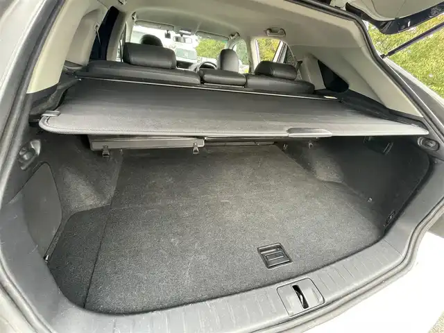 レクサス ＲＸ 270 バージョンS 大阪府 2011(平23)年 14.4万km ホワイトパールクリスタルシャイン 純正ナビ/・Bluetooth/CD/DVD/MD/ワンセグTV/AUX/　ラジオ/主要装備/・クルーズコントロール/・衝突軽減システム/・横滑り防止装置/・サイドバックカメラ/・コーナーセンサー/・HUD/・合皮シート/・パワーシート/メモリー機能付き/・シートヒーター/・キセノンヘッドライト/・純正フロアマット/・純正アルミホイール/・ダブルサイドエアバック+カーテンエアバック