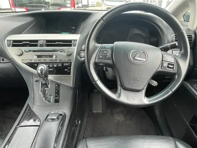 レクサス ＲＸ 270 バージョンS 大阪府 2011(平23)年 14.4万km ホワイトパールクリスタルシャイン 純正ナビ/・Bluetooth/CD/DVD/MD/ワンセグTV/AUX/　ラジオ/主要装備/・クルーズコントロール/・衝突軽減システム/・横滑り防止装置/・サイドバックカメラ/・コーナーセンサー/・HUD/・合皮シート/・パワーシート/メモリー機能付き/・シートヒーター/・キセノンヘッドライト/・純正フロアマット/・純正アルミホイール/・ダブルサイドエアバック+カーテンエアバック