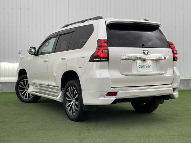 トヨタ ランドクルーザー プラド TX Lパッケージ 香川県 2021(令3)年 4.3万km ホワイトパールクリスタルシャイン Toyota Safety Sense/・プリクラッシュセーフティシステム/・レーンディパーチャーアラート/・オートマチックハイビーム/・レーダークルーズコントロール/・ロードサインアシスト/ディーラーオプション9インチナビ/→フルセグ/CD/DVD/Bluetooth/バックカメラ/サンルーフ/ブラックレザーシート/前席シートヒーター/ベンチレーション/MTモード付AT/LEDオートライト/LEDフォグランプ/革巻きステアリング/ステアリングリモコン/横滑り防止装置/盗難防止装置/純正ドライブレコーダー/ビルトインETC2.0/プッシュスタート/スマートキー