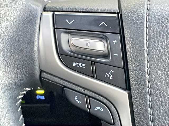 トヨタ ランドクルーザー プラド TX Lパッケージ 香川県 2021(令3)年 4.3万km ホワイトパールクリスタルシャイン Toyota Safety Sense/・プリクラッシュセーフティシステム/・レーンディパーチャーアラート/・オートマチックハイビーム/・レーダークルーズコントロール/・ロードサインアシスト/ディーラーオプション9インチナビ/→フルセグ/CD/DVD/Bluetooth/バックカメラ/サンルーフ/ブラックレザーシート/前席シートヒーター/ベンチレーション/MTモード付AT/LEDオートライト/LEDフォグランプ/革巻きステアリング/ステアリングリモコン/横滑り防止装置/盗難防止装置/純正ドライブレコーダー/ビルトインETC2.0/プッシュスタート/スマートキー