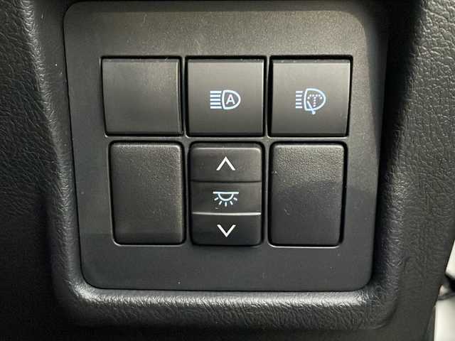 トヨタ ランドクルーザー プラド TX Lパッケージ 香川県 2021(令3)年 4.3万km ホワイトパールクリスタルシャイン Toyota Safety Sense/・プリクラッシュセーフティシステム/・レーンディパーチャーアラート/・オートマチックハイビーム/・レーダークルーズコントロール/・ロードサインアシスト/ディーラーオプション9インチナビ/→フルセグ/CD/DVD/Bluetooth/バックカメラ/サンルーフ/ブラックレザーシート/前席シートヒーター/ベンチレーション/MTモード付AT/LEDオートライト/LEDフォグランプ/革巻きステアリング/ステアリングリモコン/横滑り防止装置/盗難防止装置/純正ドライブレコーダー/ビルトインETC2.0/プッシュスタート/スマートキー