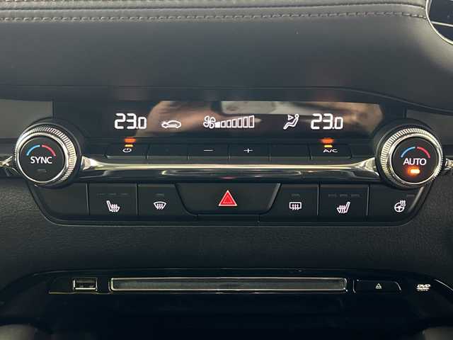 マツダ マツダ３セダン 20S プロアクティブ ツーリングS 大阪府 2020(令2)年 0.5万km ジェットブラックマイカ i-ACTIVESENSE/車線逸脱防止/横滑防止装置/レーダークルコン/マツダコネクトナビ/　BT/CD/DVD/HDMI/フルセグ/バックカメラ/D席パワーシート/D席メモリーシート/前席シートヒーター/ステアリングヒーター/パドルシフト/革巻ステアリング/ヘッドアップディスプレイ/アイドリングストップ/ETC/プッシュスタート