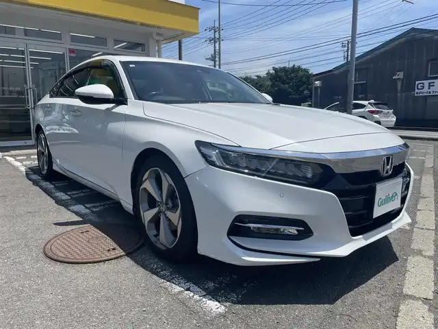 ホンダ アコード EX 神奈川県 2020(令2)年 11.5万km プラチナムホワイトパール サンルーフ/ヘッドアップディスプレイ/純正メモリナビ/（FM・AM・BT・フルセグTV・メモリ・CD）/コーナーセンサー/衝突軽減システム/クルーズコントロール（追従機能有り）/パドルシフト/ブレーキホールド/Econシステム/レザーシート/ヒートシーター/パワーシート（D席メモリーシート）/LEDヘッドライト/オートヘッドライト/フォグランプ/ビルトインETC/純正AW１８インチ/取扱説明書/保証書