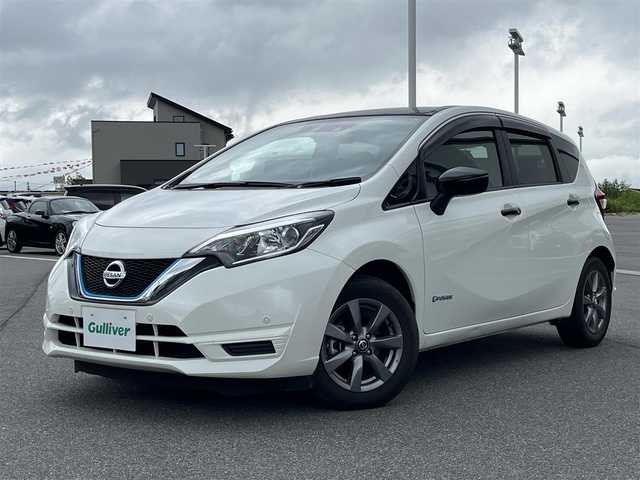 日産 ノート e－パワー X Bアロー 奈良県 2019(令1)年 1.9万km ブリリアントホワイトパール/スーパーブラック 2トーン 純正ナビ(フルセグTV/CD/DVD/AM・FM/BT/AUX)/ETC2.0/前方ドラレコ/クルーズコントロール/インテリジェントエマージェンシーブレーキ/踏み間違い衝突防止アシスト/LDW(車線逸脱警報)/LEDヘッドライト/純正15インチアルミホイール/純正フロアマット/ドアバイザー