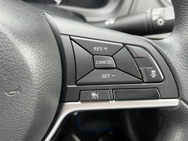 日産 ノート e－パワー X Bアロー 奈良県 2019(令1)年 1.9万km ブリリアントホワイトパール/スーパーブラック 2トーン 純正ナビ(フルセグTV/CD/DVD/AM・FM/BT/AUX)/ETC2.0/前方ドラレコ/クルーズコントロール/インテリジェントエマージェンシーブレーキ/踏み間違い衝突防止アシスト/LDW(車線逸脱警報)/LEDヘッドライト/純正15インチアルミホイール/純正フロアマット/ドアバイザー