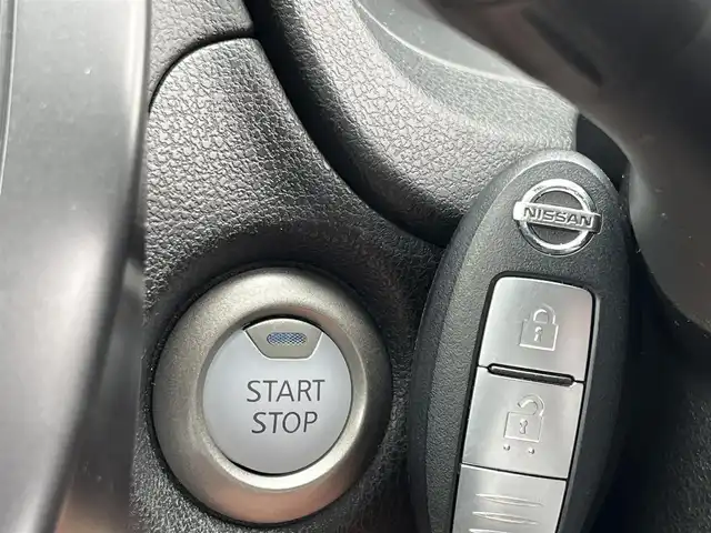 日産 ノート e－パワー X Bアロー 奈良県 2019(令1)年 1.9万km ブリリアントホワイトパール/スーパーブラック 2トーン 純正ナビ(フルセグTV/CD/DVD/AM・FM/BT/AUX)/ETC2.0/前方ドラレコ/クルーズコントロール/インテリジェントエマージェンシーブレーキ/踏み間違い衝突防止アシスト/LDW(車線逸脱警報)/LEDヘッドライト/純正15インチアルミホイール/純正フロアマット/ドアバイザー