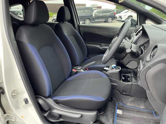 日産 ノート e－パワー X Bアロー 奈良県 2019(令1)年 1.9万km ブリリアントホワイトパール/スーパーブラック 2トーン 純正ナビ(フルセグTV/CD/DVD/AM・FM/BT/AUX)/ETC2.0/前方ドラレコ/クルーズコントロール/インテリジェントエマージェンシーブレーキ/踏み間違い衝突防止アシスト/LDW(車線逸脱警報)/LEDヘッドライト/純正15インチアルミホイール/純正フロアマット/ドアバイザー