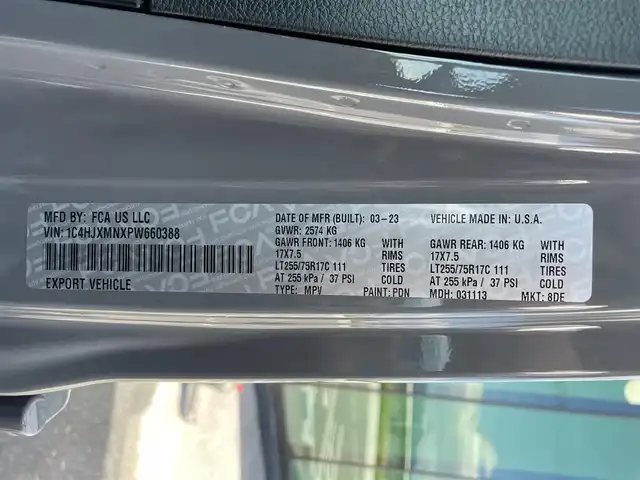 クライスラー・ジープ ジープ ラングラー アンリミテッド ルビコン 滋賀県 2023(令5)年 1.8万km ガンＭ／黒 純正ナビ/(Bluetooth/フルセグ/AM/FM)/衝突軽減ブレーキ/アダプティブクルーズコントロール/ブラインドスポットモニター/Autoハイビーム/LEDオートライト/フォグ/レザーシート/シートヒーター/ステアリングヒーター/センターデフロック/ダウンヒルアシスト/前後ドライブレコーダー/ETC2.0/MT付きAT
