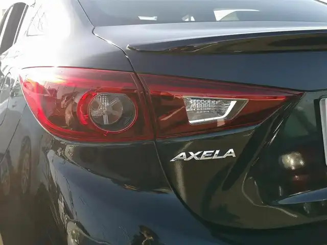 マツダ アクセラ 15S 茨城県 2014(平26)年 5.5万km ジェットブラックマイカ 純正ナビ/【AM・FM・aha・Stitcher・BT・USB・CD・DVD・TV・AUX】/Bカメラ/ETC/アイドリングストップ/オートライト/Fフォグ/LEDライト/MTモード付AT/ステリモ/純正フロアマット/純正アルミホイール/電格ミラー/ウインカーミラー/ドアバイザー/横滑り防止装置