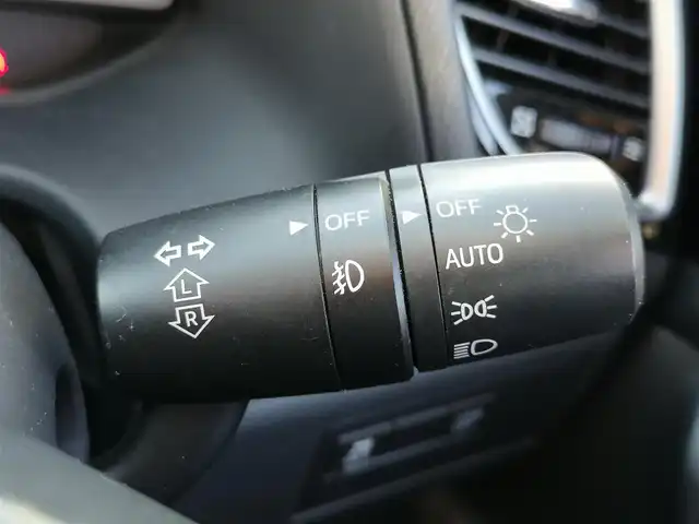 マツダ アクセラ 15S 茨城県 2014(平26)年 5.5万km ジェットブラックマイカ 純正ナビ/【AM・FM・aha・Stitcher・BT・USB・CD・DVD・TV・AUX】/Bカメラ/ETC/アイドリングストップ/オートライト/Fフォグ/LEDライト/MTモード付AT/ステリモ/純正フロアマット/純正アルミホイール/電格ミラー/ウインカーミラー/ドアバイザー/横滑り防止装置