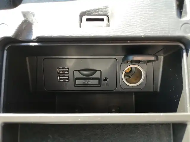 マツダ アクセラ 15S 茨城県 2014(平26)年 5.5万km ジェットブラックマイカ 純正ナビ/【AM・FM・aha・Stitcher・BT・USB・CD・DVD・TV・AUX】/Bカメラ/ETC/アイドリングストップ/オートライト/Fフォグ/LEDライト/MTモード付AT/ステリモ/純正フロアマット/純正アルミホイール/電格ミラー/ウインカーミラー/ドアバイザー/横滑り防止装置