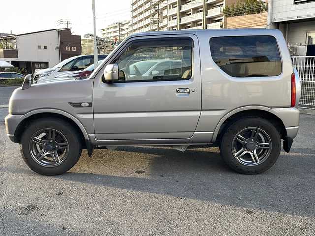 スズキ ジムニー ランドベンチャー 宮崎県 2017(平29)年 2.5万km スチールシルバーM 社外ナビ　Ｂｌｕｅｔｏｏｔｈ　フルセグＴＶ ETC ミラー型ドライブレコーダー 運転席のみシートヒーター レザーシート 背面タイヤ ハロゲンライト 純正アルミホイール 純正フロアマット