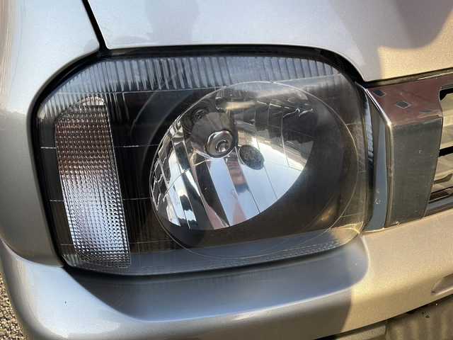 スズキ ジムニー ランドベンチャー 宮崎県 2017(平29)年 2.5万km スチールシルバーM 社外ナビ　Ｂｌｕｅｔｏｏｔｈ　フルセグＴＶ ETC ミラー型ドライブレコーダー 運転席のみシートヒーター レザーシート 背面タイヤ ハロゲンライト 純正アルミホイール 純正フロアマット