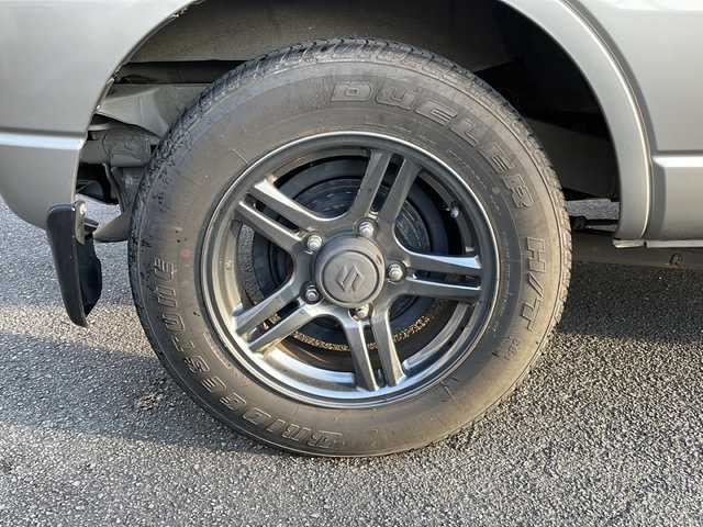 スズキ ジムニー ランドベンチャー 宮崎県 2017(平29)年 2.5万km スチールシルバーM 社外ナビ　Ｂｌｕｅｔｏｏｔｈ　フルセグＴＶ ETC ミラー型ドライブレコーダー 運転席のみシートヒーター レザーシート 背面タイヤ ハロゲンライト 純正アルミホイール 純正フロアマット